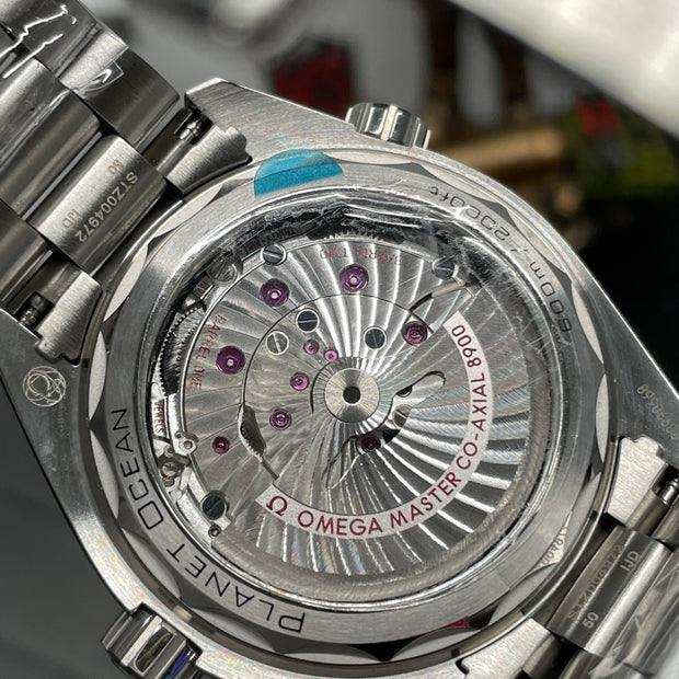 8900 Seamaster 600m